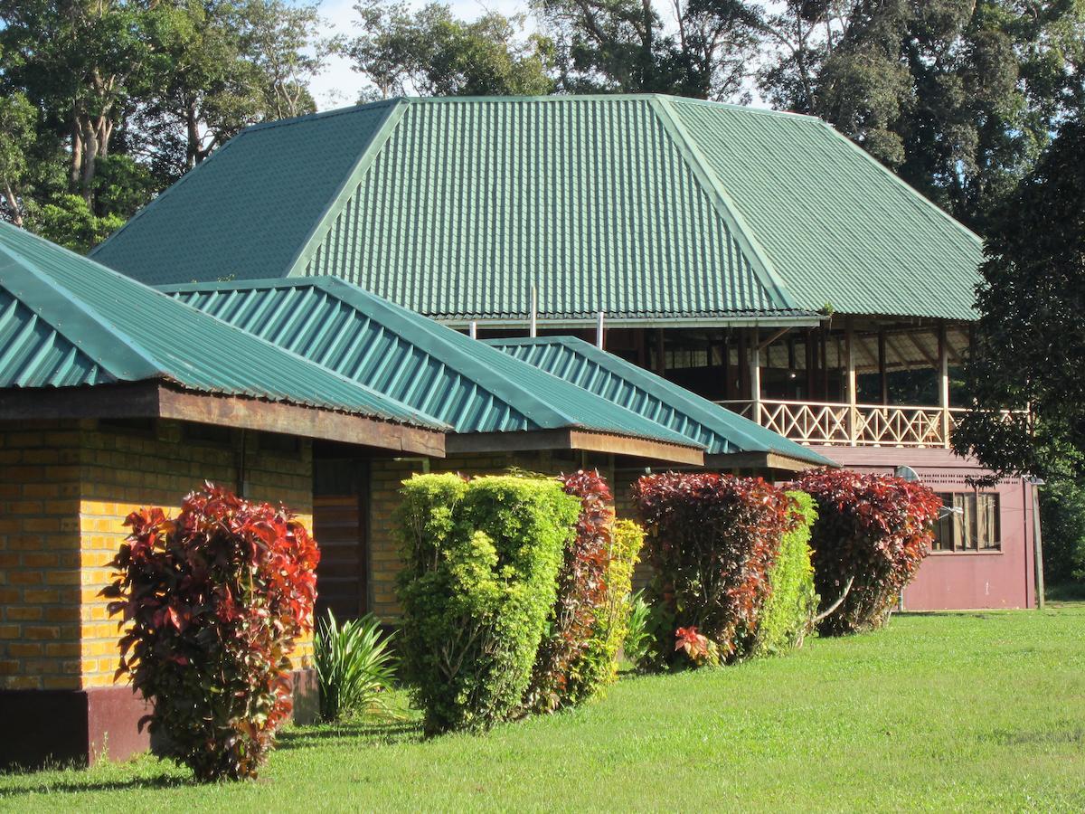 Iwokrama River Lodge Makari Ngoại thất bức ảnh
