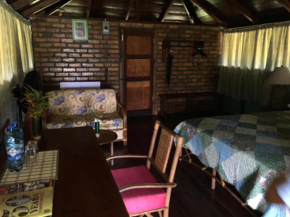 Iwokrama River Lodge Makari Ngoại thất bức ảnh