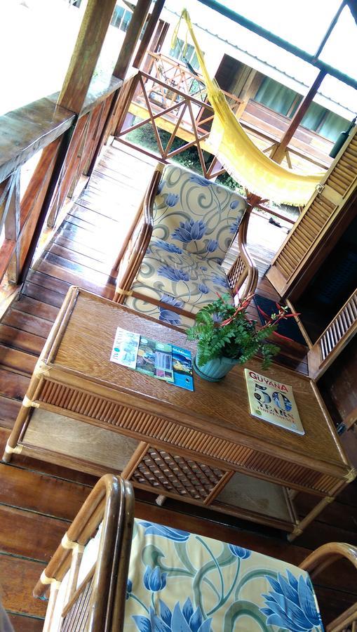 Iwokrama River Lodge Makari Ngoại thất bức ảnh